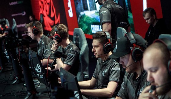 曼城凭借德 曼城凭借德