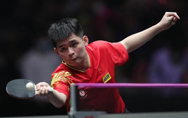 她始终致力 她始终致力